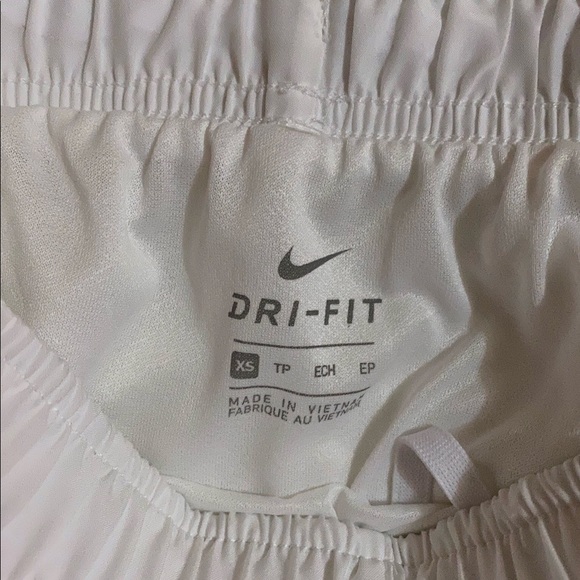 NWT NIKE DriFit Athletic Gym Jog Run White Shorts - Picture 10 of 11